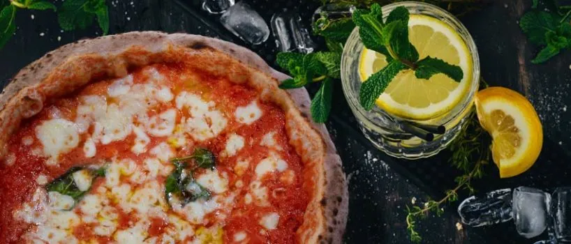 pizza e cocktail