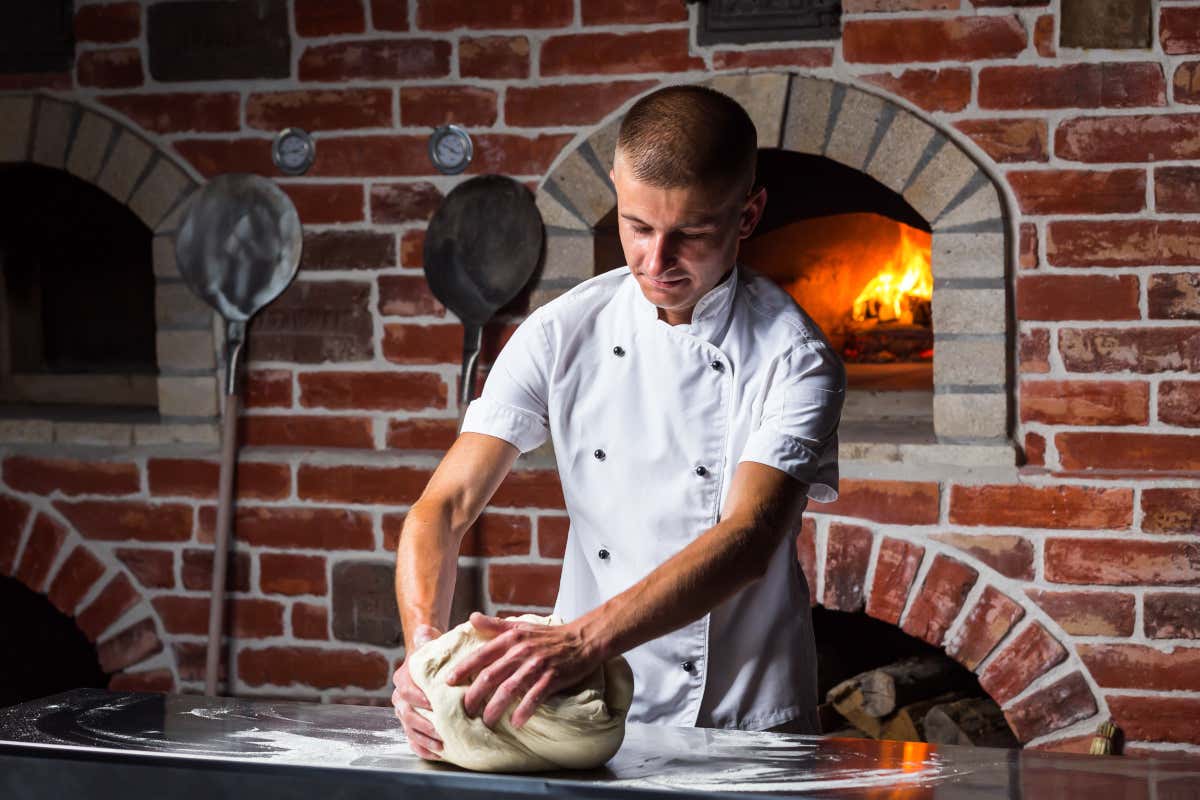 Dalla tradizione al riconoscimento: il pizzaiolo italiano chiede di diventare una professione
